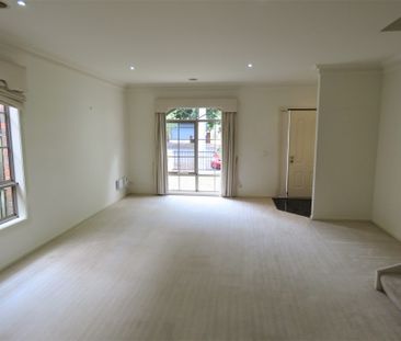 Central Location, 3 Bed and 2 Bathrooms - Photo 5