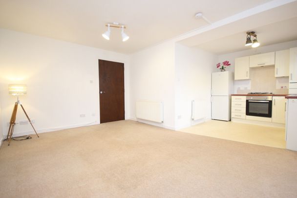 Wellington Street, Wishaw, ML2 - Photo 1