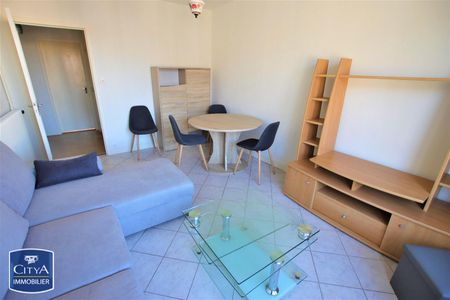 Location Appartement 2 pièces 43m² ROYAT 63130 - Photo 2