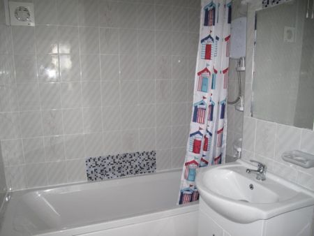 1 bedroom ground floor flat to rent - Photo 5