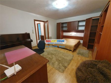GARSONIERA DECOMANDATA - DECEBAL - Fotografie 2