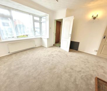 4 bedroom semi-detached house to rent - Photo 2