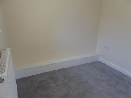 2 bedroom detached bungalow to rent - Photo 2