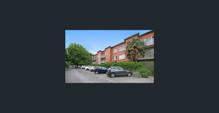 Stylish 1-Bedroom Apartment in the Heart of South Yarra - Photo 5