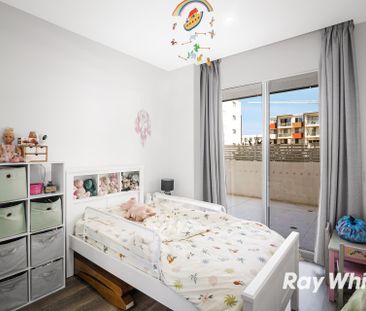 IMMACULATE AND SPACIOUS GROUND FLOOR Two Bedroom Apartment Close to... - Photo 5