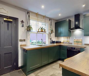 2 bedroom semi-detached house to rent - Photo 5