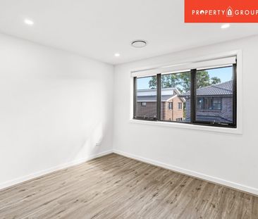 Luxurious 4 bedroom brandnew Townhouse close to all the amenities. - Photo 1