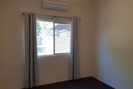 Renovated 3 bedroom home! - Photo 2