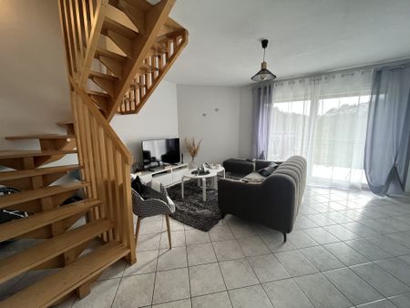 Location Appartement 4 pièces 87m² RODEZ 12000 - Photo 2