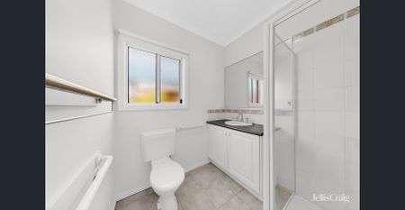 Contemporary Comfort Meets Easy Living in Bentleigh - Photo 4