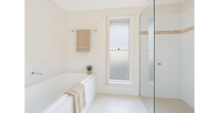 Stunning home in Springfield lakes! - Photo 3