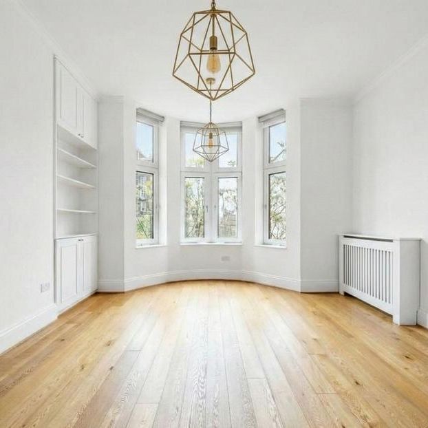 4 bedroom flat to rent - Photo 1