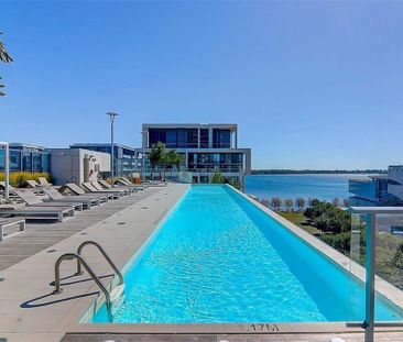 12 Bonnycastle Street condo — Toronto, ON (2-Bedroom) - 2 Bedroom - Photo 3