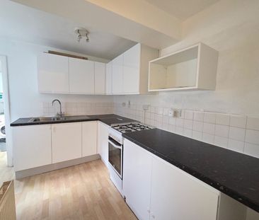 1 Bed Flat, Flaxman Road, SE5 - Photo 3