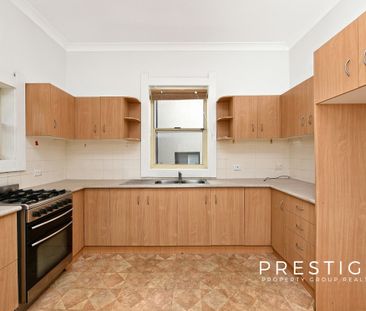 2 Valda Avenue, Arncliffe NSW 2205 - House For Rent | Domain - Photo 3