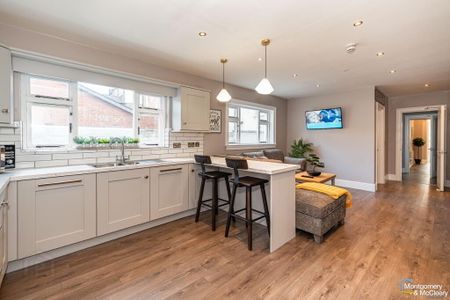 ONE ROOM REMAINING - BILLS Included In The Rent, 20 Clarendon Street, Cityside, BT48 7ET - Photo 2