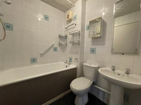 Columbine Close, Middlesbrough, Marton-In-Cleveland - Photo 4