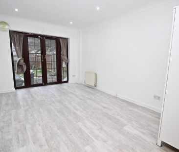 3 bedroom end of terrace house to rent - Photo 1