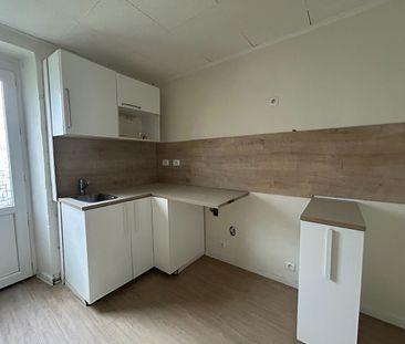 Maison sur Saint-Saviol - Photo 2