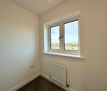 3 bedroom terraced house to rent - Photo 3