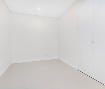 1 bedroom plus Study Apartment For lease! - Photo 3