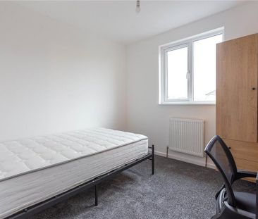 6 bedroom bungalow to rent - Photo 3