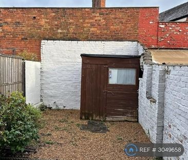 2 bedroom terraced house to rent - Photo 6