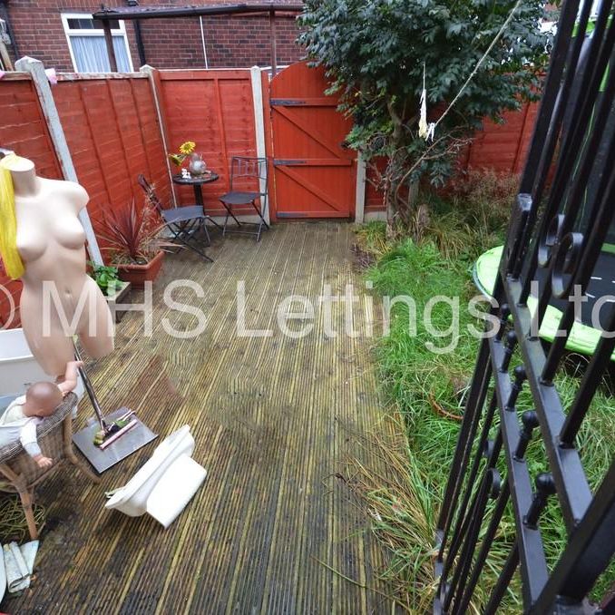 25 Park View Road, Leeds, LS4 2LG - Photo 1