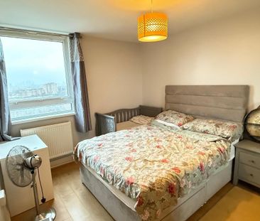 Room in a Shared Flat, Tissington Court, SE16 - Photo 3