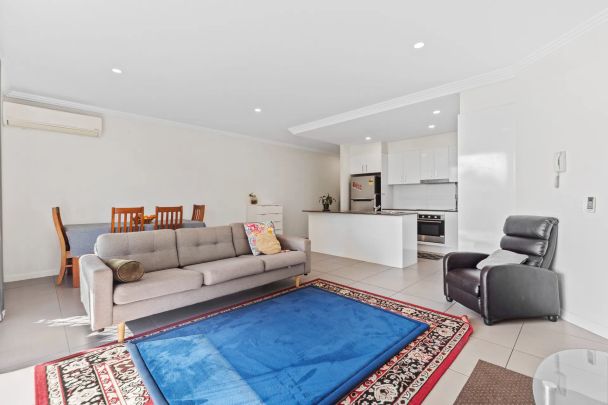 Unit in heart of Chermside - Photo 1