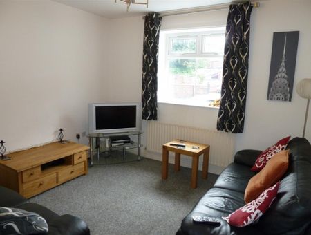 Professional House Share -Hunter House Road, Sheffield, S11 8TW - Photo 2