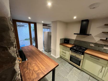 2 bedroom flat to rent - Photo 4