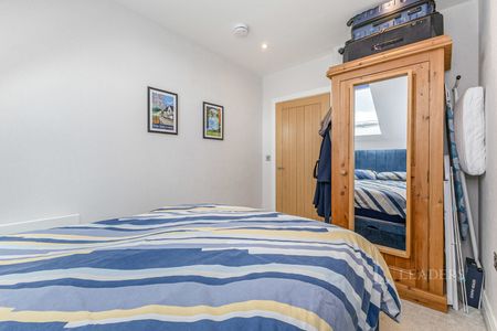 1 bedroom apartment to rent Cleeve Road, Leatherhead, Surrey, KT22 - Photo 4