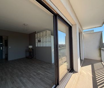 Location Appartement 1 pièce 42m² - Photo 6