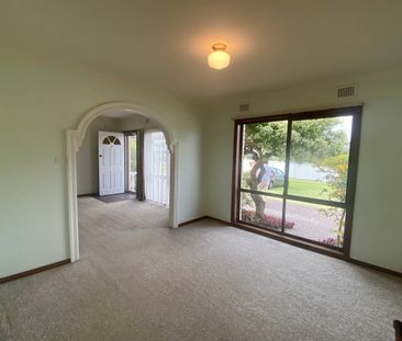 Two Bedroom Townhouse In Convenient Location! - Photo 5