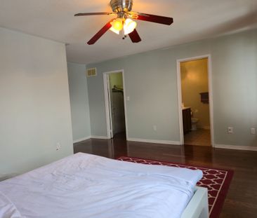 For Lease - 32 Old Oak Lane, Markham, Ontario - Photo 1