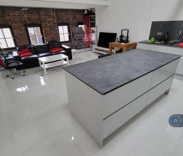 1 bedroom in a flat share to rent - Photo 1