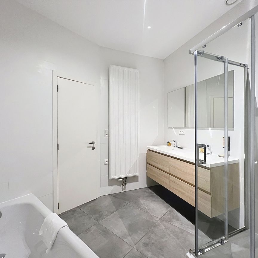 Flat - for rent - Photo 1