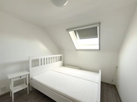 Wohnen mit Wohlfühlfaktor – Doppelhaushälfte mit Wintergarten, Pool & Garten in Ebreichsdorf - Photo 3