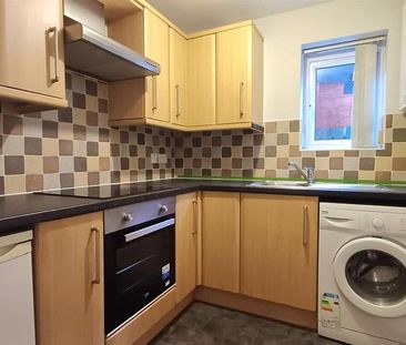 2 bedroom flat to rent - Photo 4