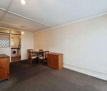Hammond Court, Leyton Grange Estate, London, E10 - Photo 3