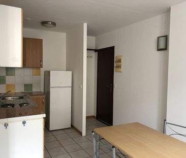 Location Appartement 1 pièce 27m² - Photo 3