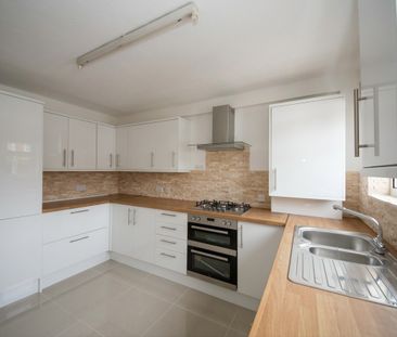 Room in a Shared House, Wantage Road, RG30 - Photo 6