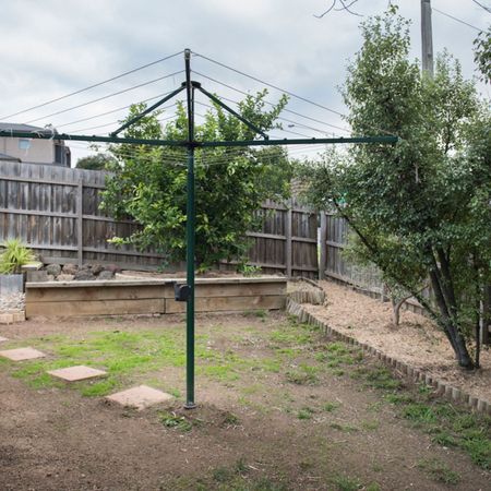 SINGLE STOREY CLOSE TO TEMPLESTOWE VILLAGE! - Photo 4