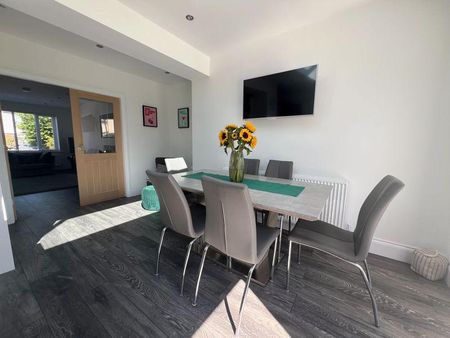 3 bedroom semi-detached house to rent - Photo 5