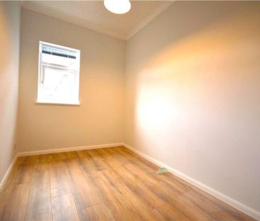 2 Bedroom Flat / Apartment - Eastgate Street, Winchester - Photo 6