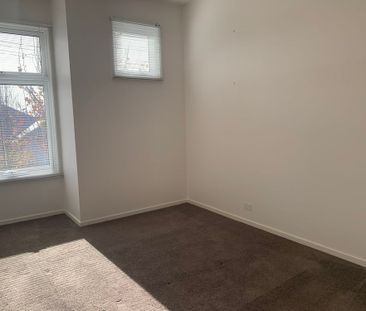 TWO BEDROOM TOWNHOUSE IN PERFECT LOCATION - Photo 6