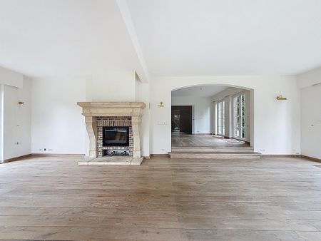 Villa - for rent - Photo 3