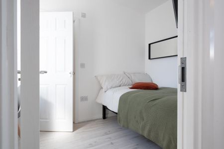 6 bedroom house of multiple occupation to rent - Photo 5