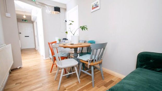1 bedroom in a flat share to rent - Photo 1